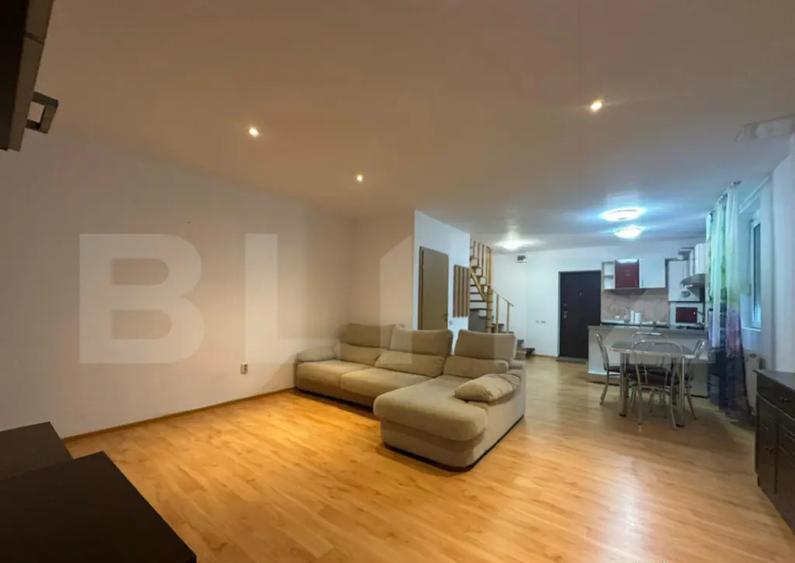 Apartament de vanzare cu scara interioara, decomandat 83, - 1