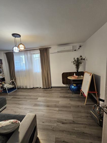 Apartament 3 camere, 68 mp, etaj 4 cu panorama deosebita, Trivale Complex 2, complet renovat 105.000 negociabil - 5