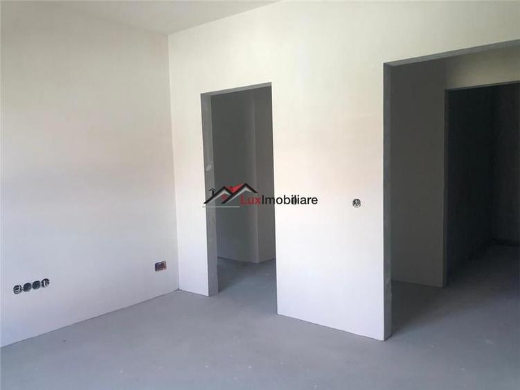 Duplex 4 camere, 120 mp utili,teren liber intre 50 si 150 mp. Zona foarte buna d - 13