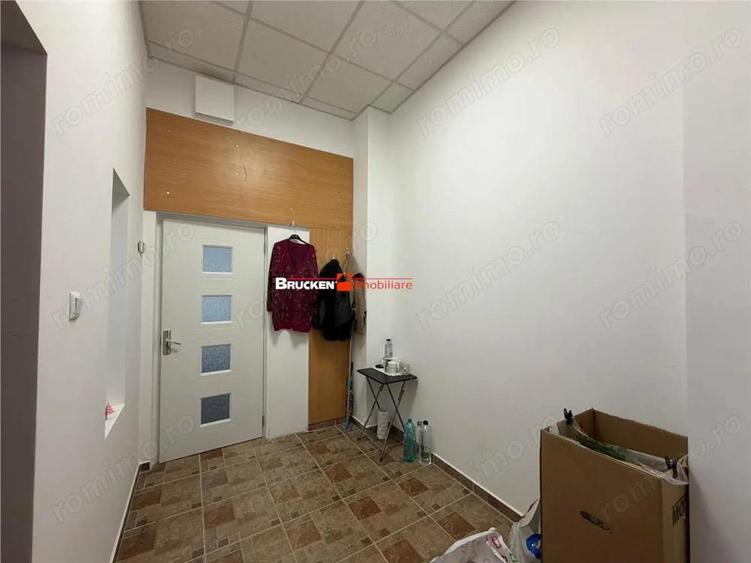 Spatiu comercial ultracentral de inchiriat - 16