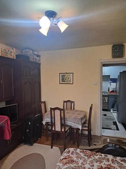 Apartament 2 camere de vanzare , decomandat , Aleea Tarnavei , etaj 4 , 42.000 euro neg. - 3