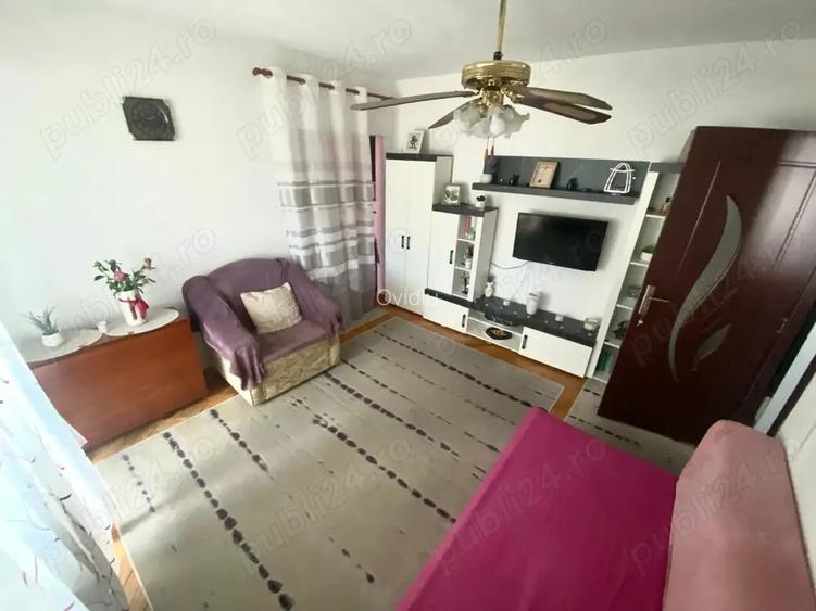 Vand apartament ,intersectia b-dul Unirii cu b-dul Regele Mihai Vand apartament ,intersectia b-dul Unirii cu b-dul Regele Mihai