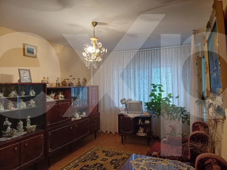 Vanzare apartament 3 camere Mioveni - 1