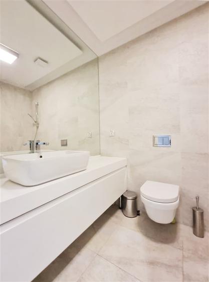 Apartament cu 4 camere decomandat în Herăstrău