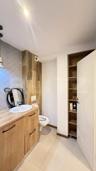 Apartament tip vila  cu 5 camere si curte in zona Tractorul - 12