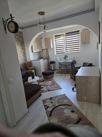 Inchiriez, apartament 2 camere - 1