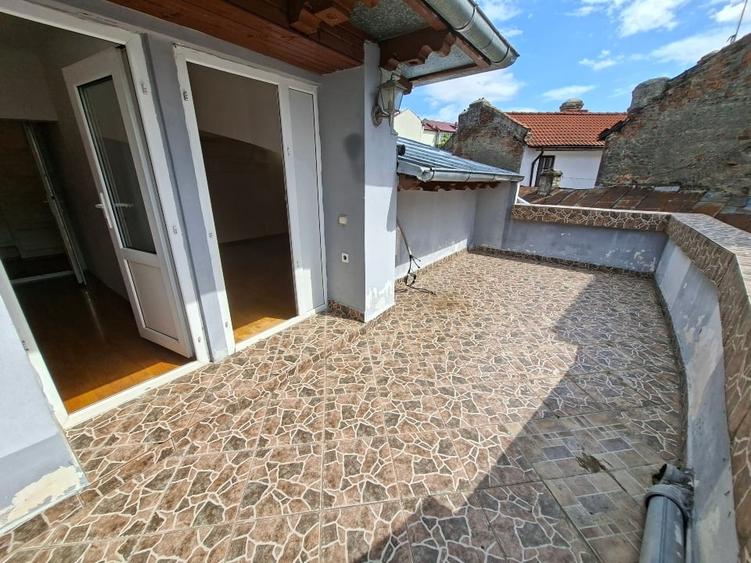 Piata Unirii, Calea Calarasilor, Hala Traian, PROPRIETAR, vand casa P+M, 4 cam. - 14