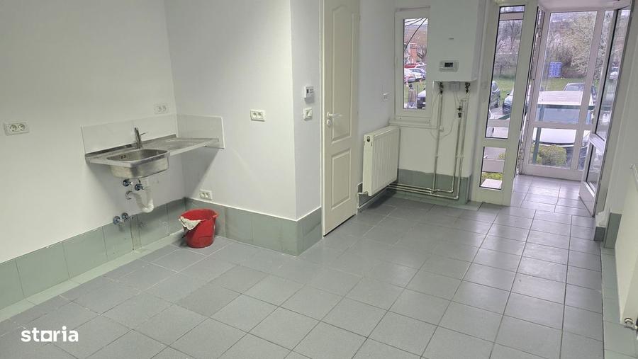 Spațiu comercial, de 20 mp, în Central
