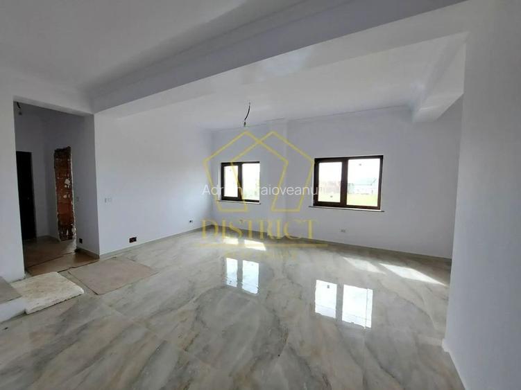 Duplex cu 5 camere, bucatarie inchisa, la cheie | Giarmata Mare