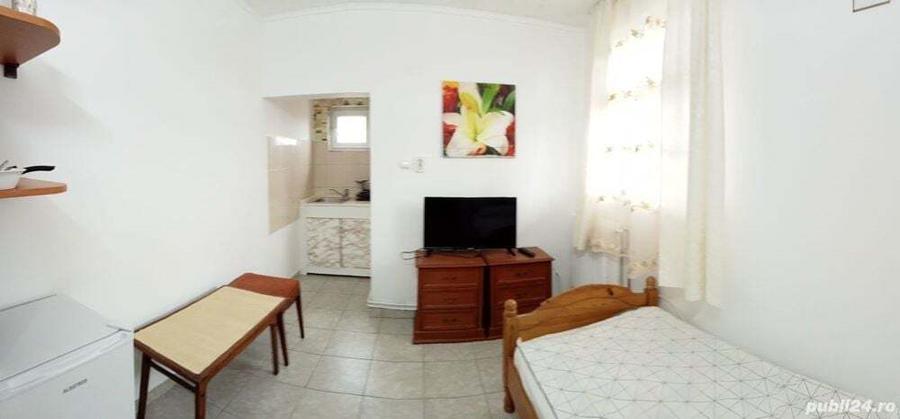 Inchiriez camera in vila - 3