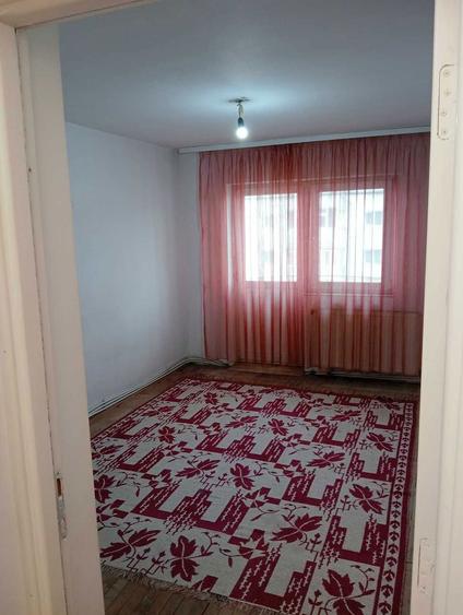 Apartament 3 camere de vanzare Falticeni, str. 2 Graniceri - 6