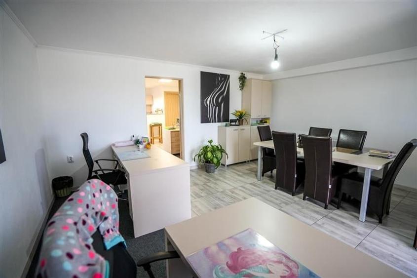 Film&Tur! Domeniu pe 222.000mp+ Ferma +Anexe specifice+Constructie+
rezidential - 54