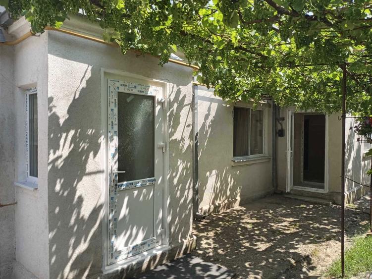 Casa de vanzare , zona pod Brailita - 2