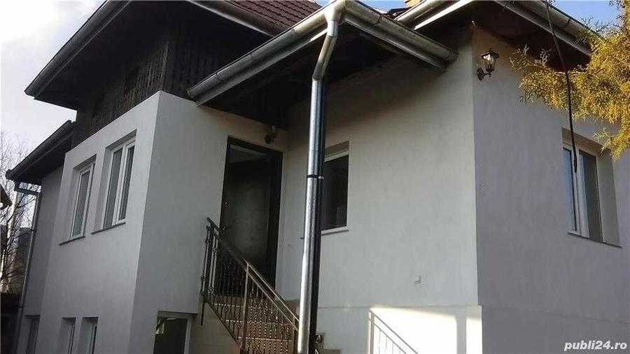 Inchiriez casa duplex cu 2 apartamente, crama si curte generoasa - 1