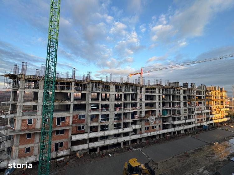 Apartament cu 3 camere în 13 Decembrie
