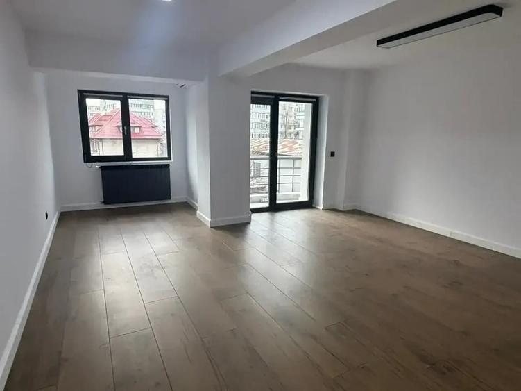 Inchiriere Birouri | Cladire Recent Renovata | 500 m Metrou 1 mai - 8