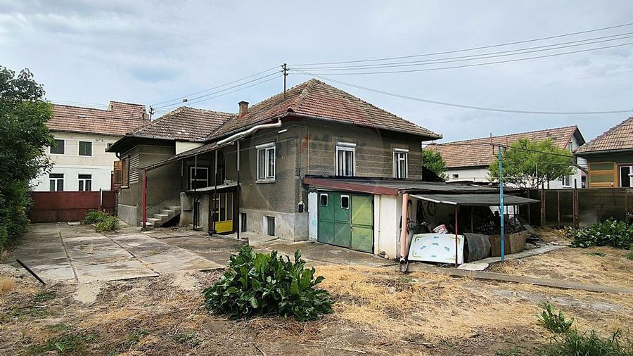 Casa pe un nivel in Medias, teren 533 mp, curte dreapta - 3