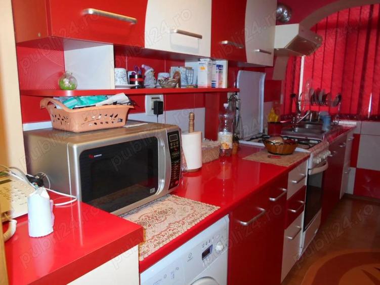 Inchiriere Apart. 1 camera, supr. utila de 36.mp. + balcon, mob. utilat Str. Rosiorilor - Scolilor. - 1