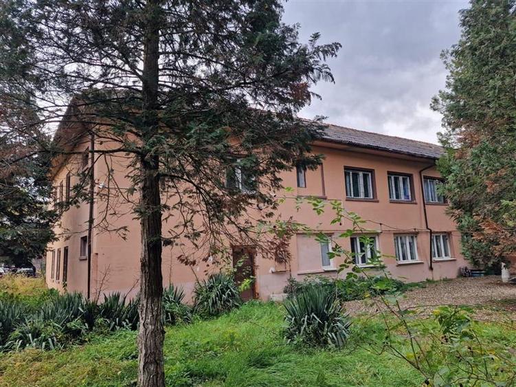 Resita CHIRIE Central, 785 mp. Parter, Etaj 1 - 1