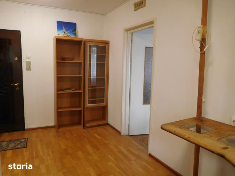 Apartament cu 3 camere în Plopilor