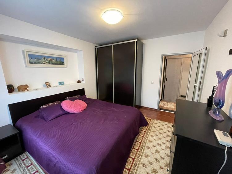 Apartament cu 3 camere decomandat, mobilat în Păcurari