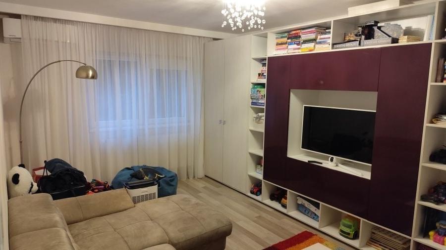 Apartament cu 2 camere decomandat în Exterior Vest