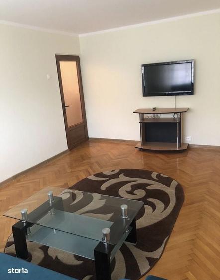 Apartament cu 3 camere decomandat în Baba-Dochia