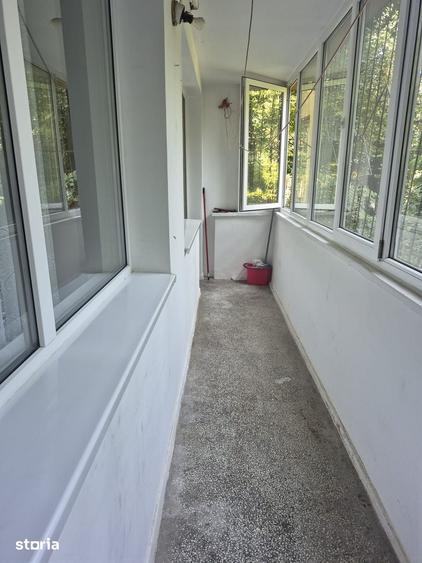 Apartament cu 4 camere semidecomandat în Militari