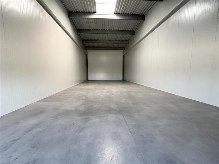Spațiu industrial, de 255 mp, în Exterior Vest