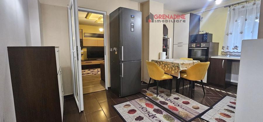Apartament cu 3 camere decomandat, mobilat în Centrul Civic