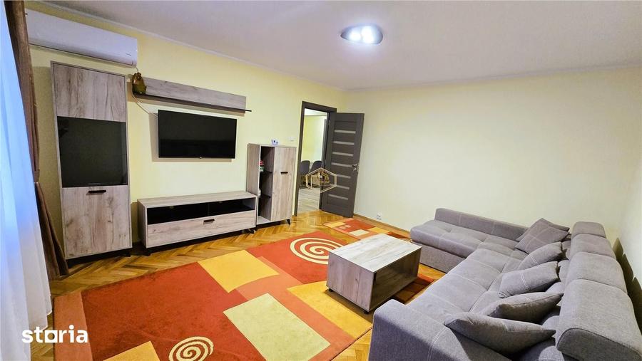 Apartament cu 3 camere decomandat în Micro 16