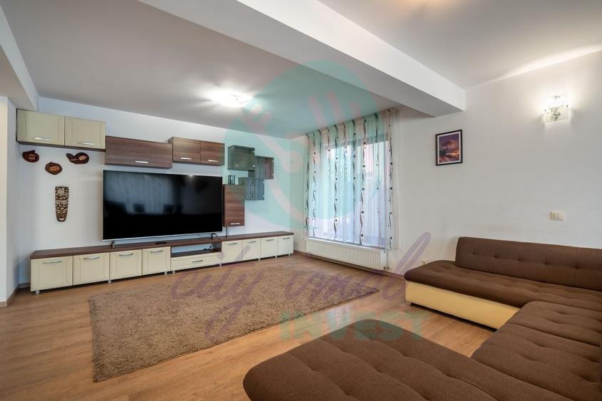 Casă individuală cu 5 camere cu Canalizare în Vitan