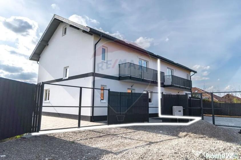Casă cu 5 camere cu Teren 317 Mp în Tărlungeni