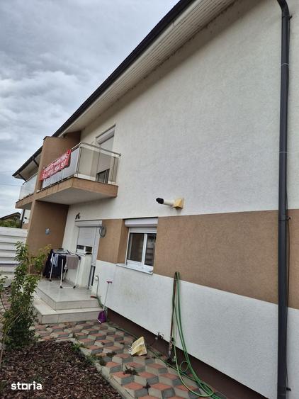 Casă cu 4 camere cu Teren 190 Mp în Domnești