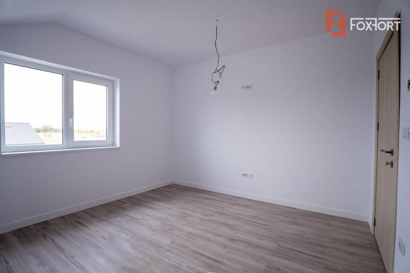 Duplex cu 4 camere cu Teren 273 Mp în Urseni