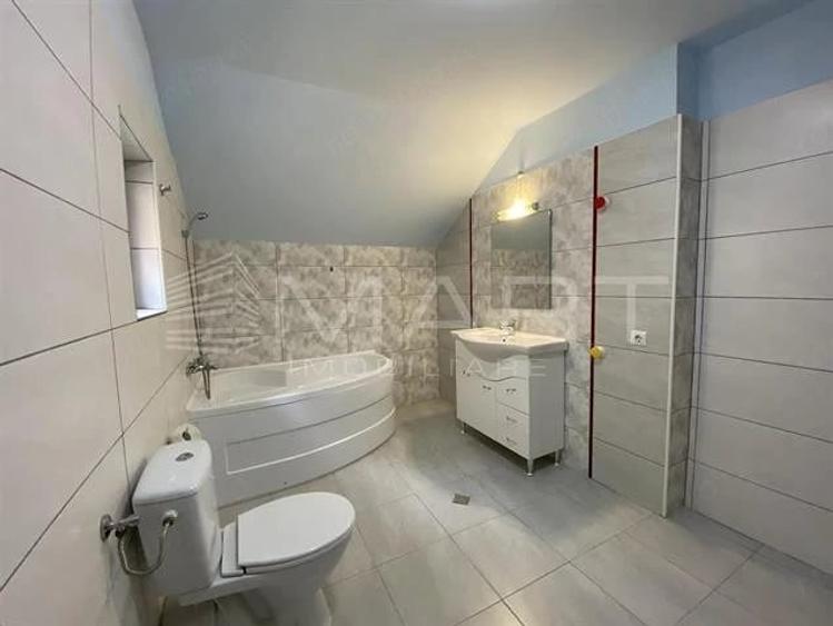 Casă cu 5 camere cu Teren 200 Mp în Central