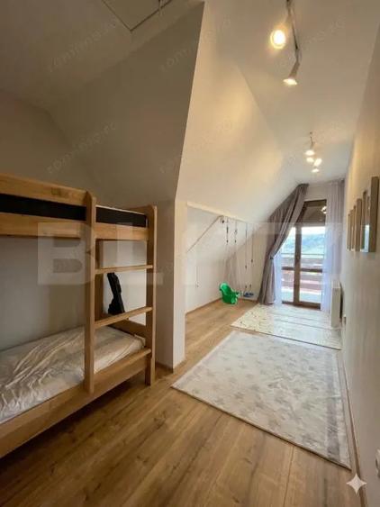 Apartament cu 3 camere semidecomandat, mobilat în Baciu
