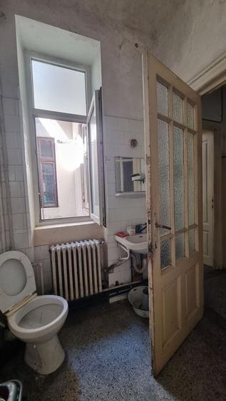 Apartament cu 3 camere semidecomandat în Cantemir