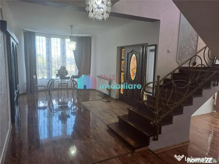 Casă cu 5 camere cu Teren 1600 Mp în Moara