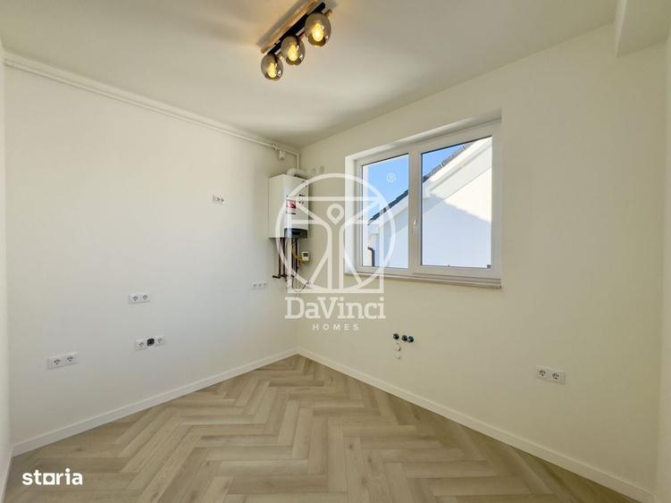 Apartament cu 5 camere decomandat în Cristian