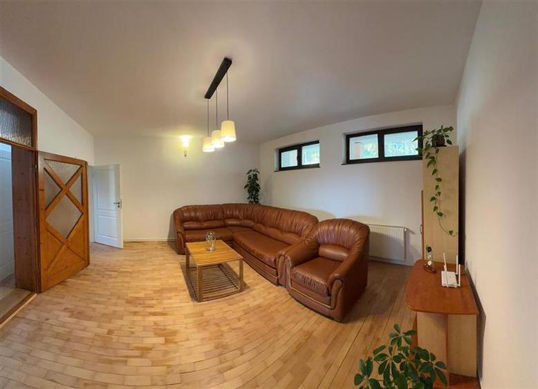 Casă individuală cu 3 camere cu Canalizare în Gruia
