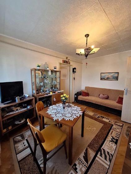 Apartament cu 3 camere decomandat în Țiglina 2