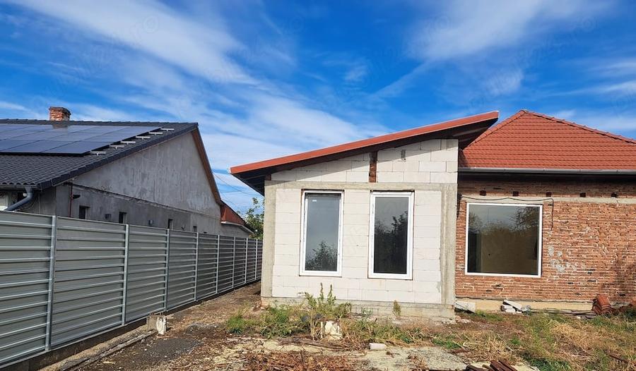 Casă cu 3 camere cu Teren 540 Mp în Central