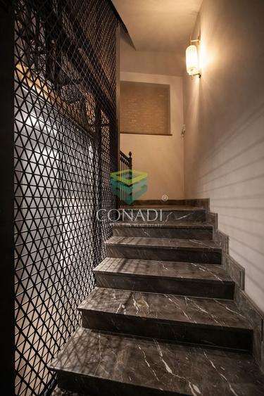 Apartament cu 5 camere decomandat în Dacia