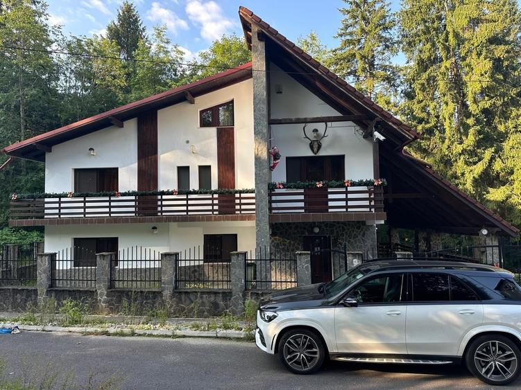 Casă cu 4 camere în Central