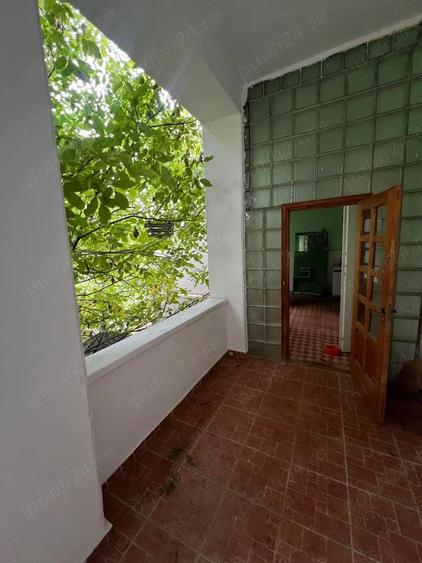 De vanzare vila Cuvin - 7