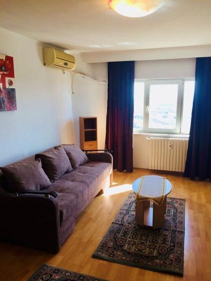 Gasoniera mare, moderna,  curata, cu vedere spectaculoasa la port. - 1