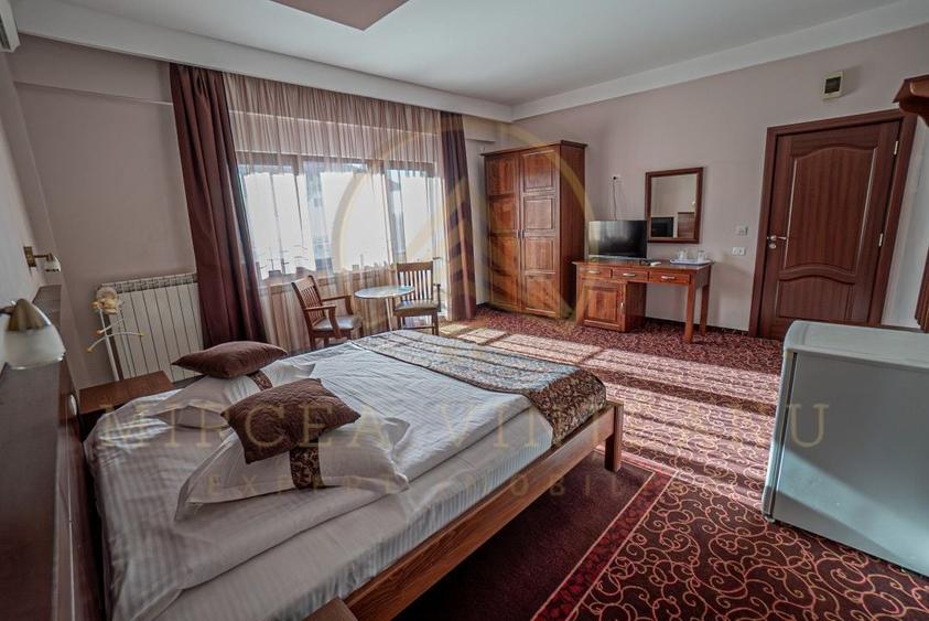 Hotel 3 Stele de Vânzare la  Delfinariu, aproape de Mamaia - 31