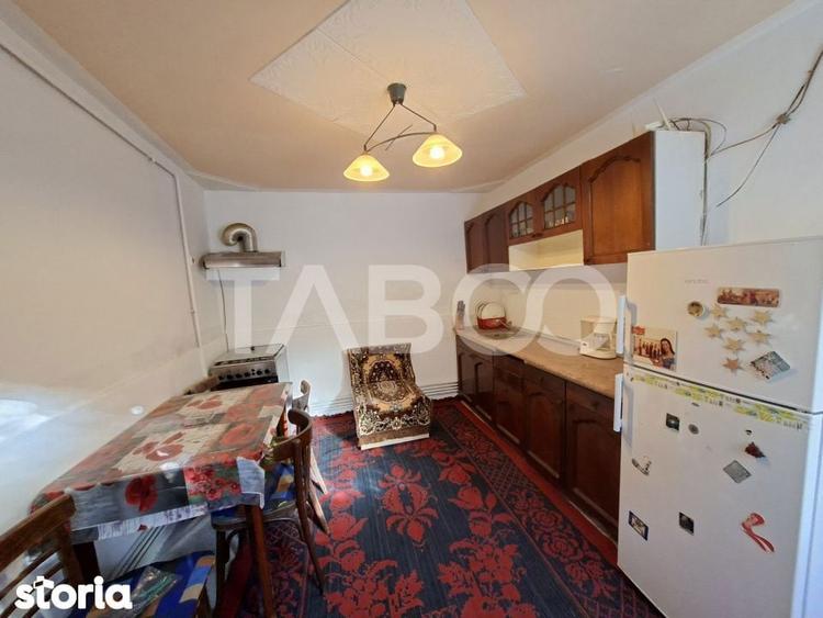 Casa cu 6 camere 720 mp teren in sat Bungard din judetul Sibiu - 2