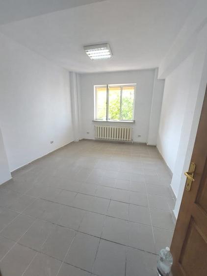 Ultracentral -bd. Mamaia , spatiu IDEAL BIROURI, 130 mp., etaj 1 - 17